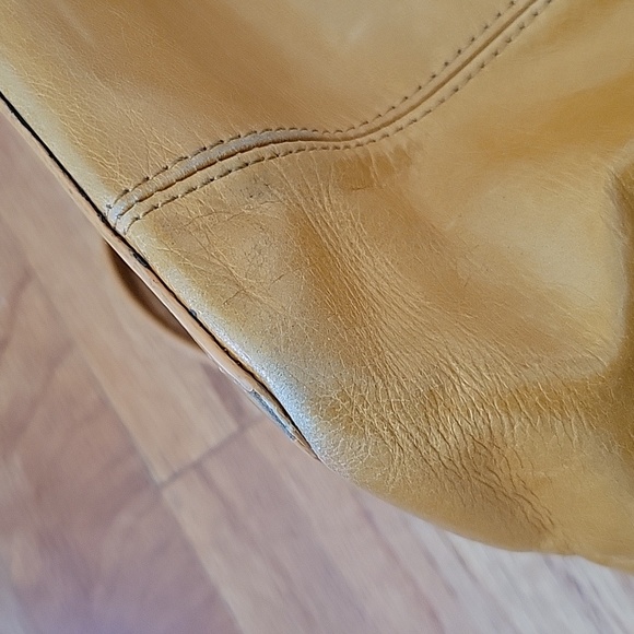 HOBO Handbag - Picture 5 of 10